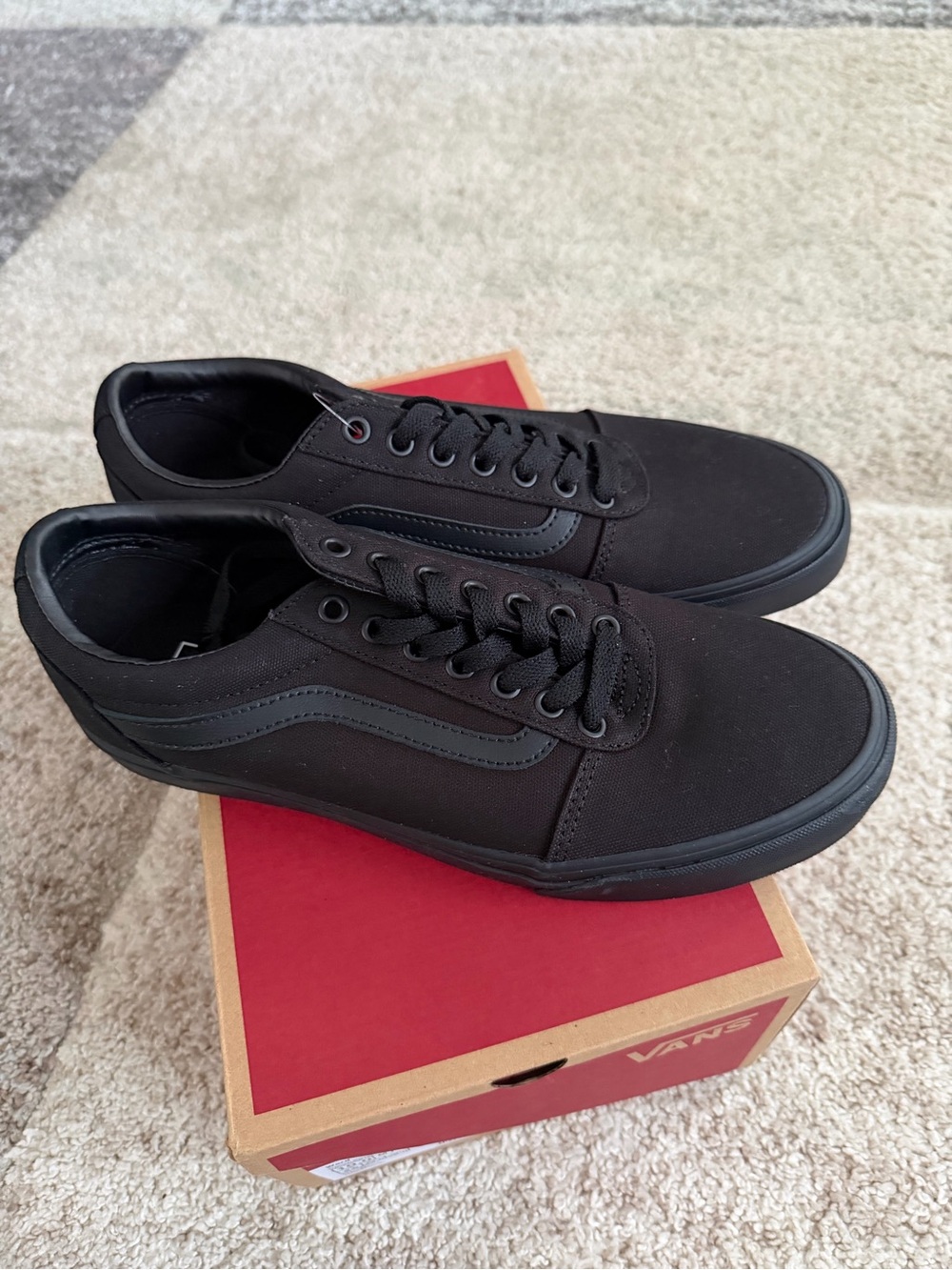 NWT Vans Ward Triple Black Canvas Sneakers Men’s Size 10